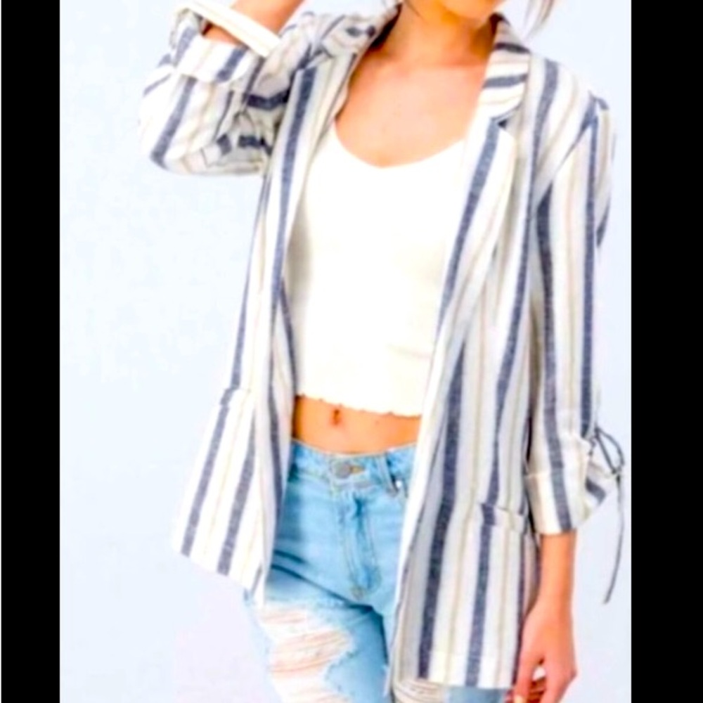 Love Tree Striped Linen-Blend Blazer in Navy and Cream